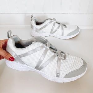 vionic olivia sneaker